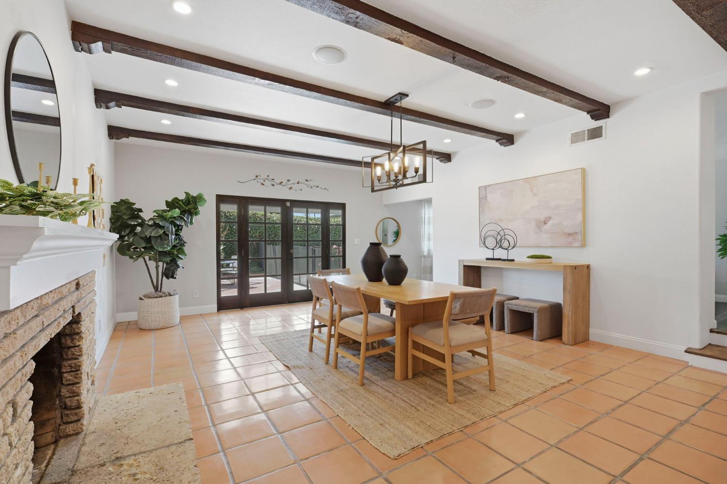 8222 Lake Forest Drive