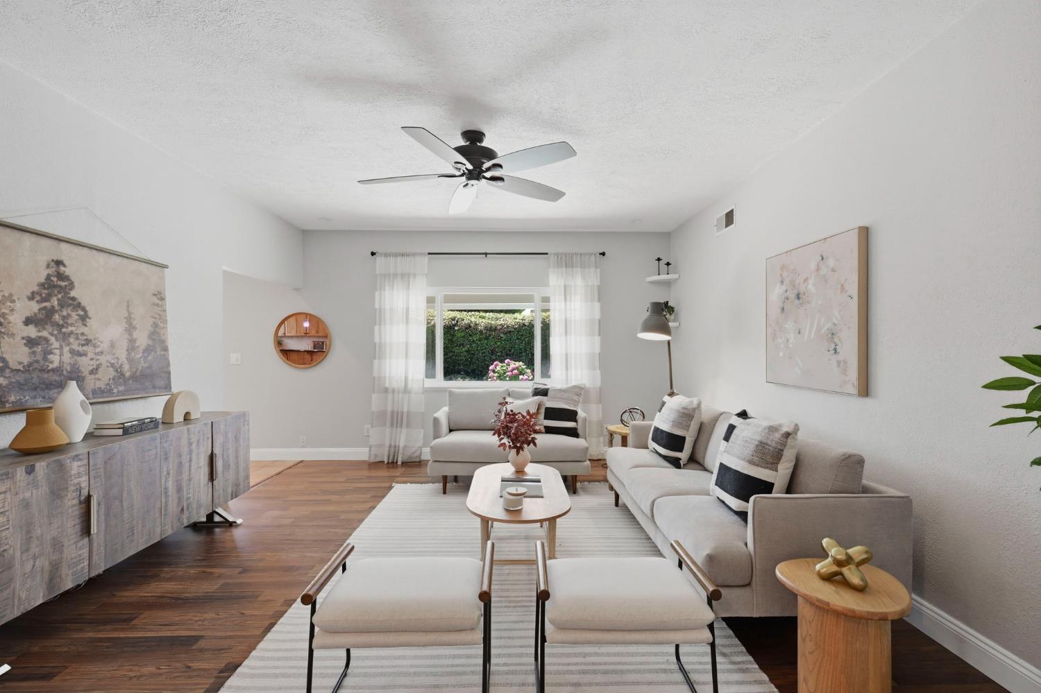 8222 Lake Forest Drive