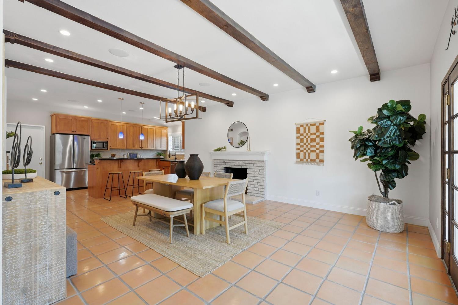 8222 Lake Forest Drive