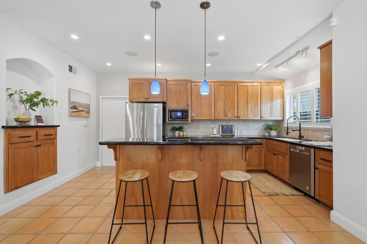 8222 Lake Forest Drive