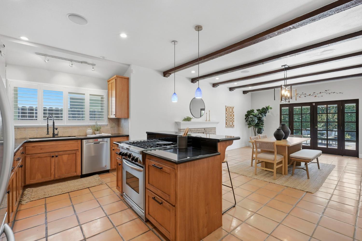 8222 Lake Forest Drive