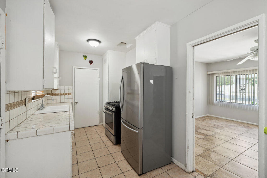 11211 De Haven Avenue