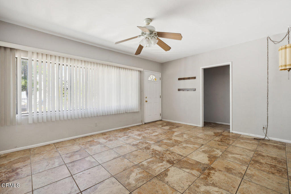 11211 De Haven Avenue