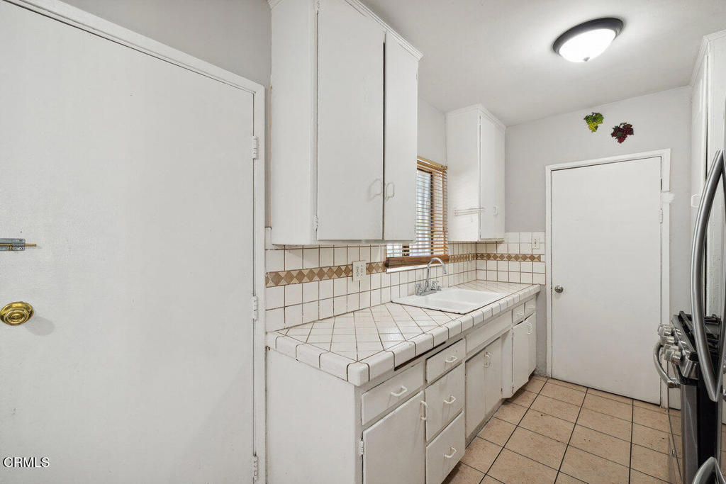 11211 De Haven Avenue