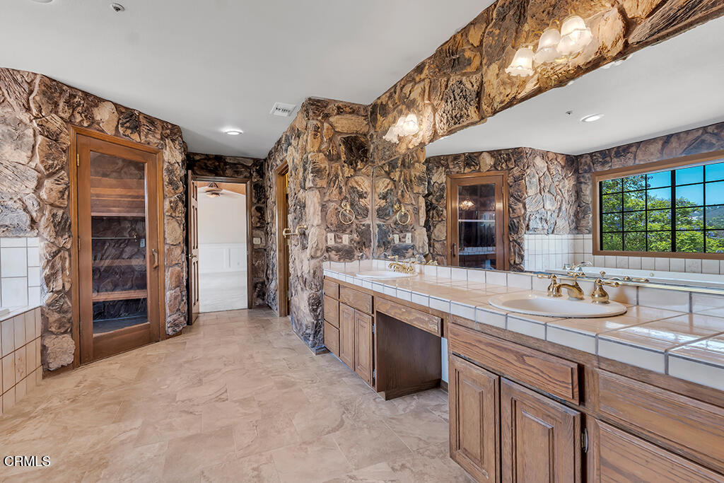 11395 Highridge Court