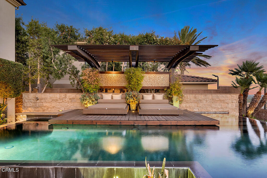 11735 N Manchester Way