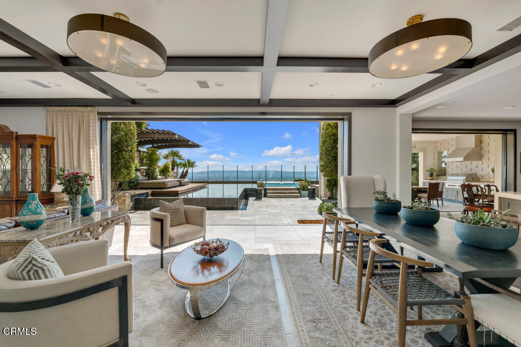 11735 N Manchester Way