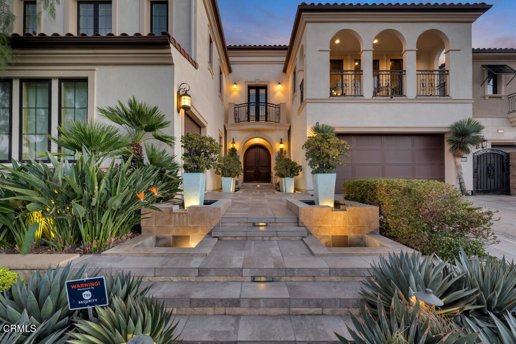 11735 N Manchester Way