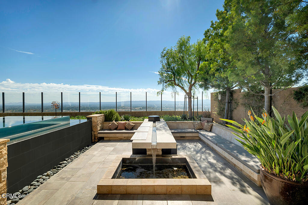 11735 N Manchester Way