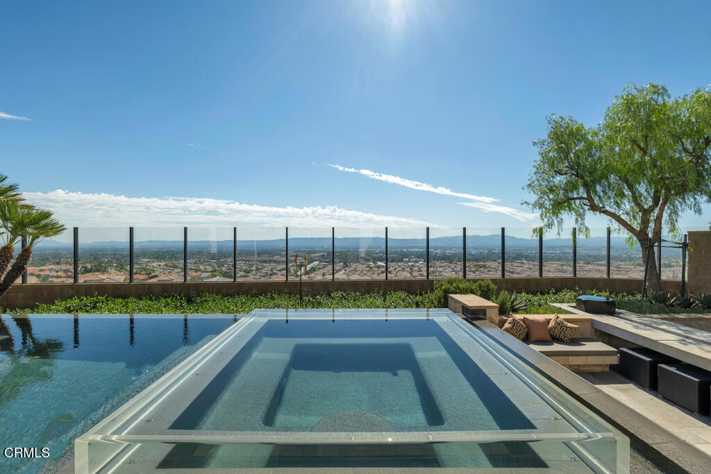 11735 N Manchester Way