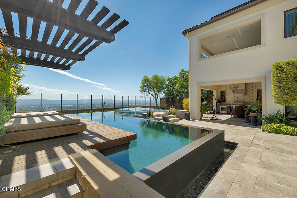 11735 N Manchester Way