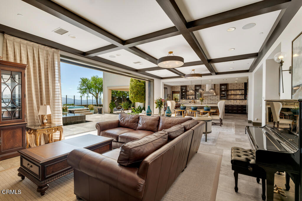 11735 N Manchester Way