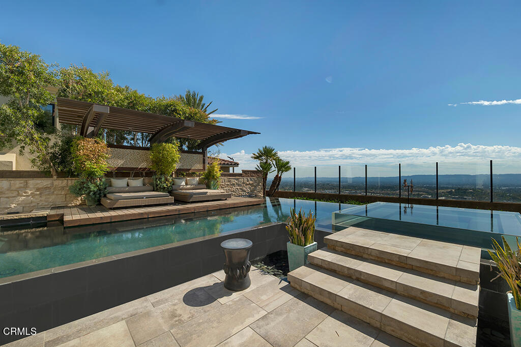 11735 N Manchester Way