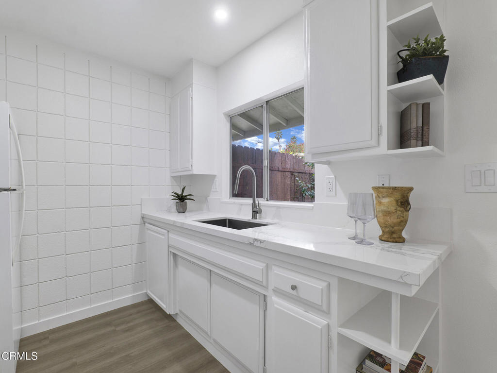 175 W Bowling Green