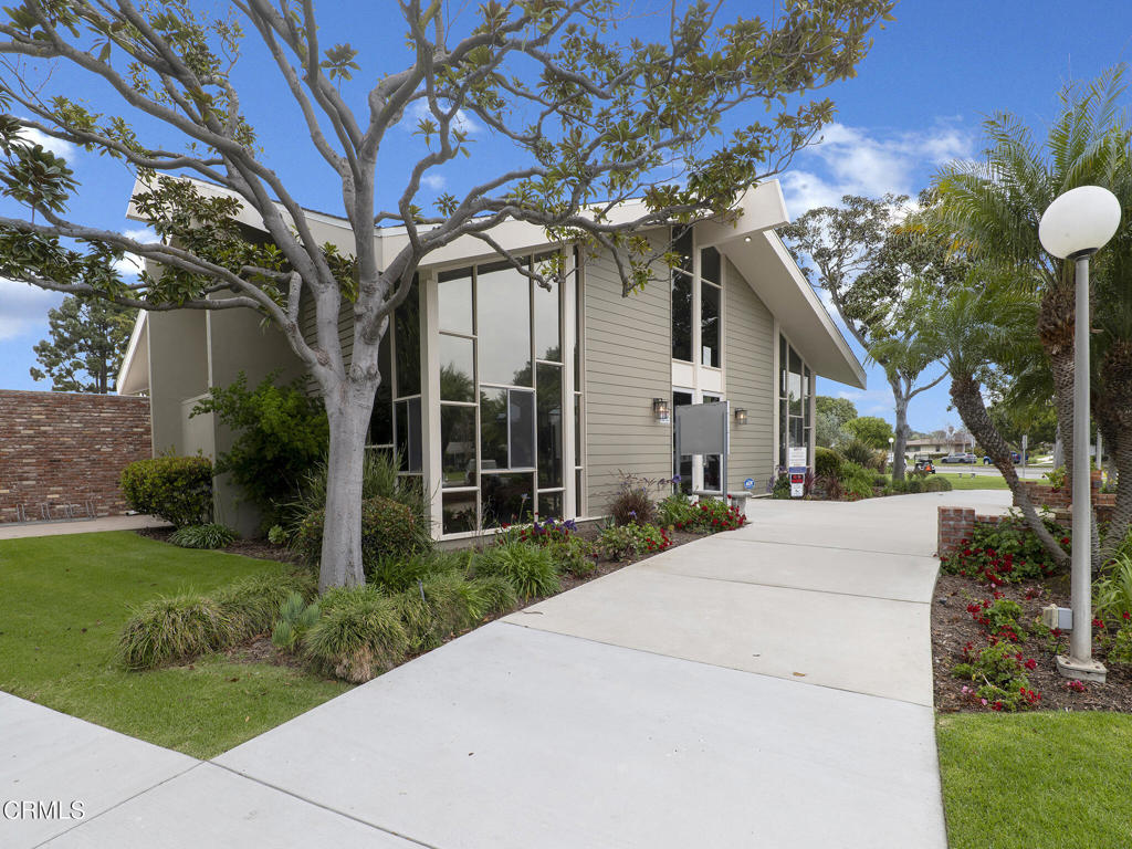 175 W Bowling Green