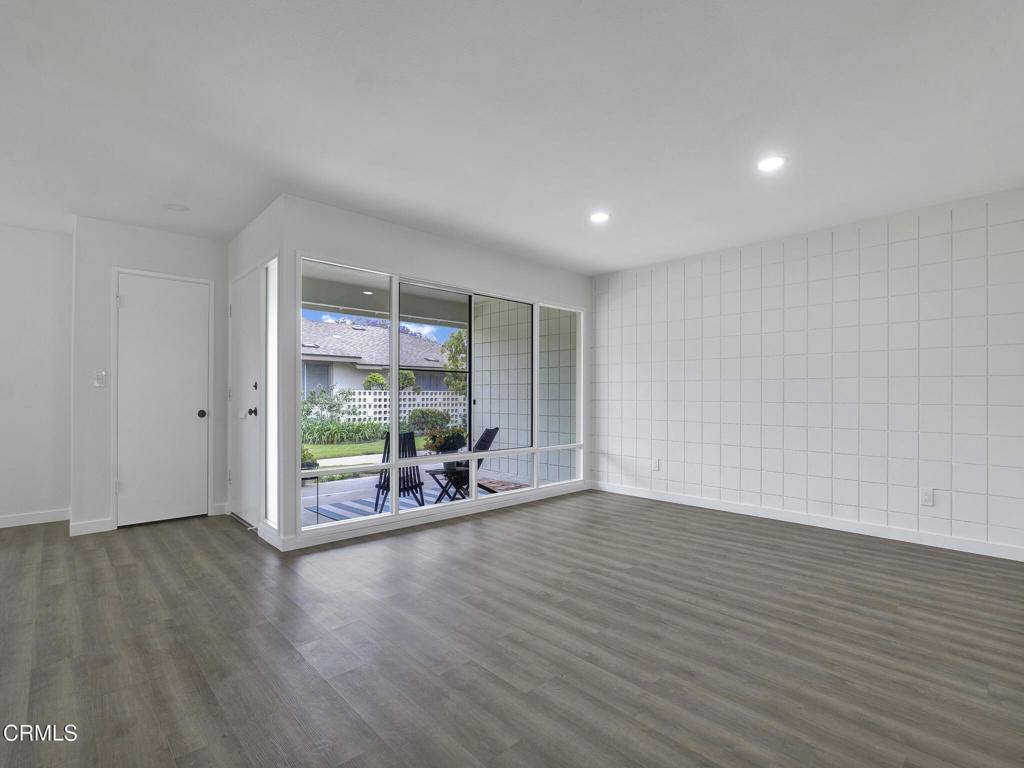 175 W Bowling Green