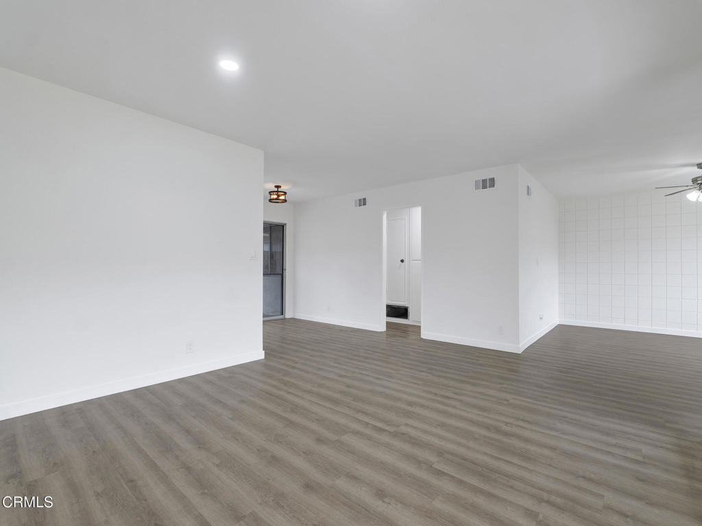 175 W Bowling Green