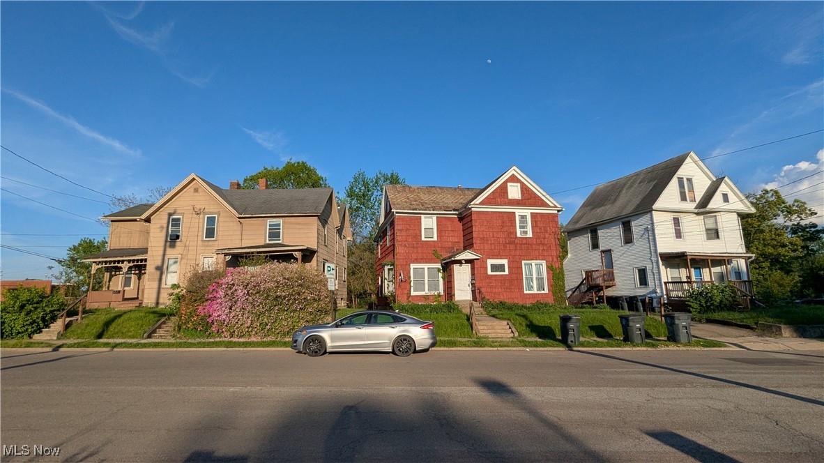 393 Spicer Street
