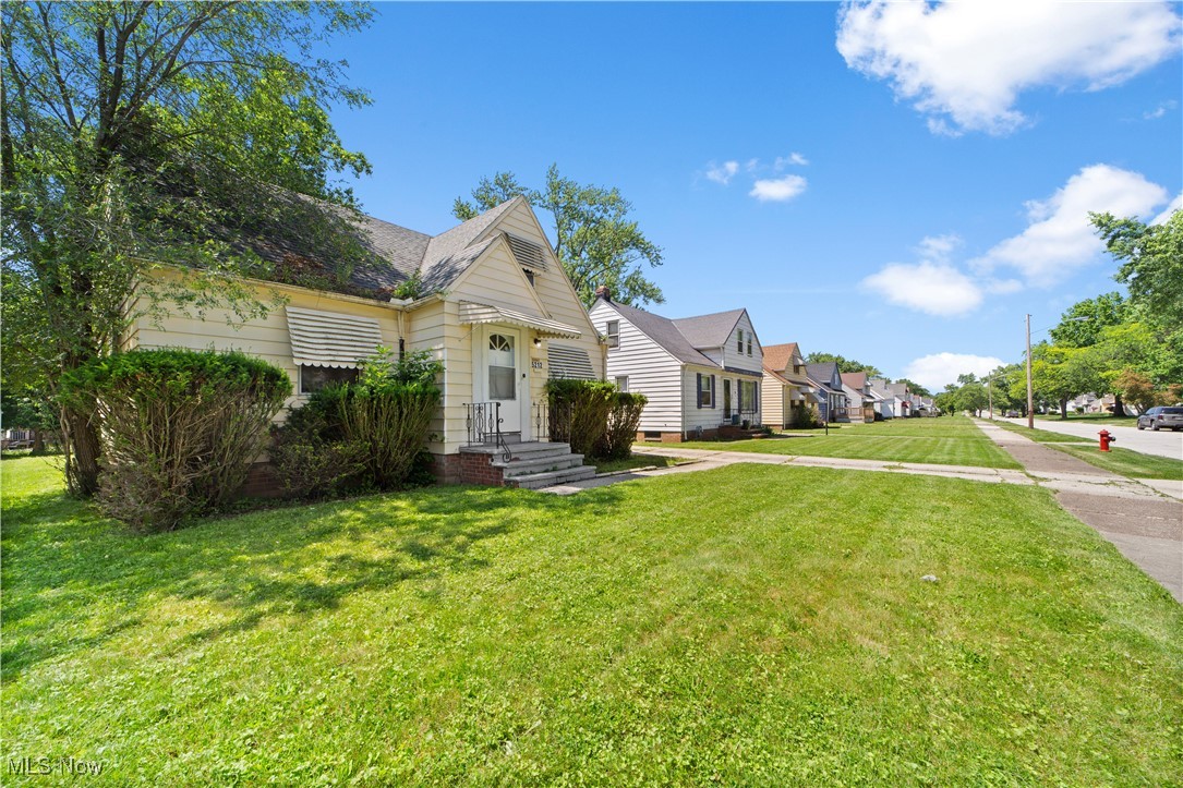 5212 Catherine Street