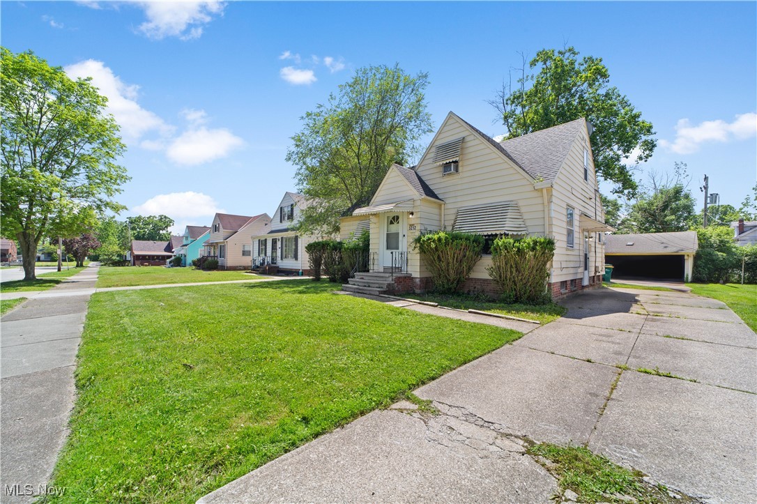 5212 Catherine Street