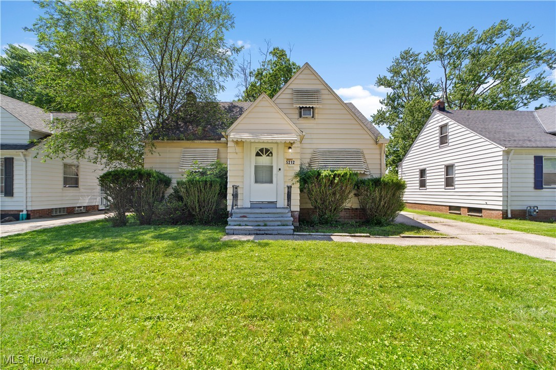 5212 Catherine Street