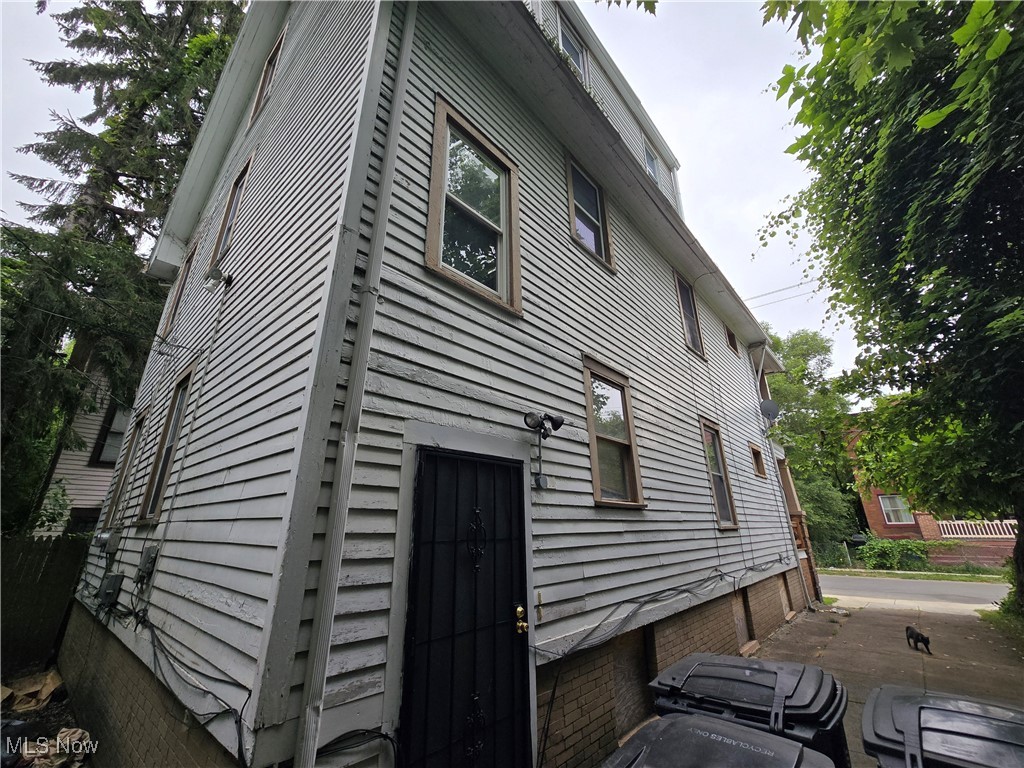 10515 Greenlawn Avenue