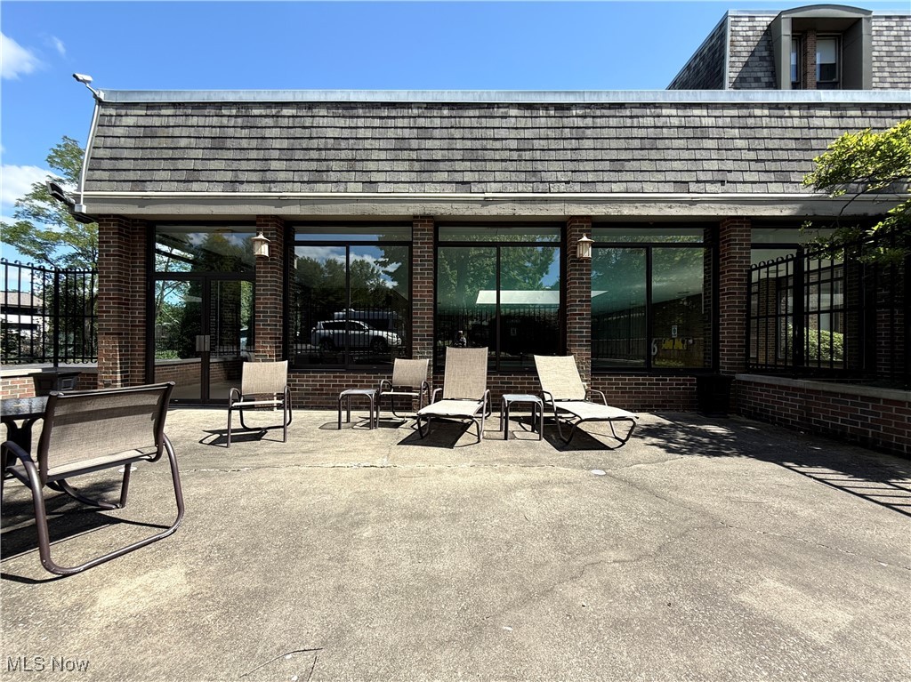 2385 Covington Road 402