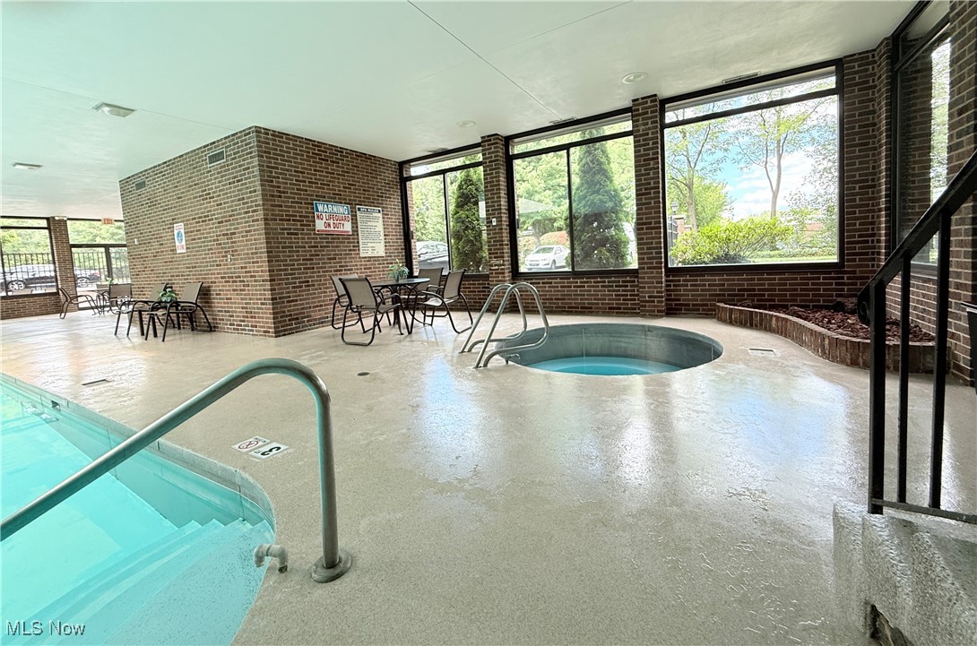 2385 Covington Road 402