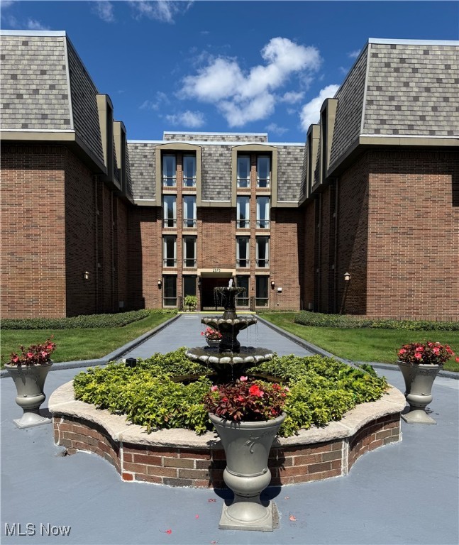 2385 Covington Road 402