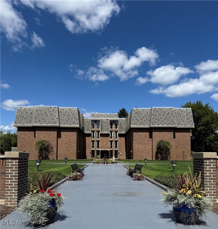 2385 Covington Road 402