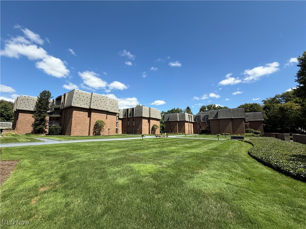 2385 Covington Road 402