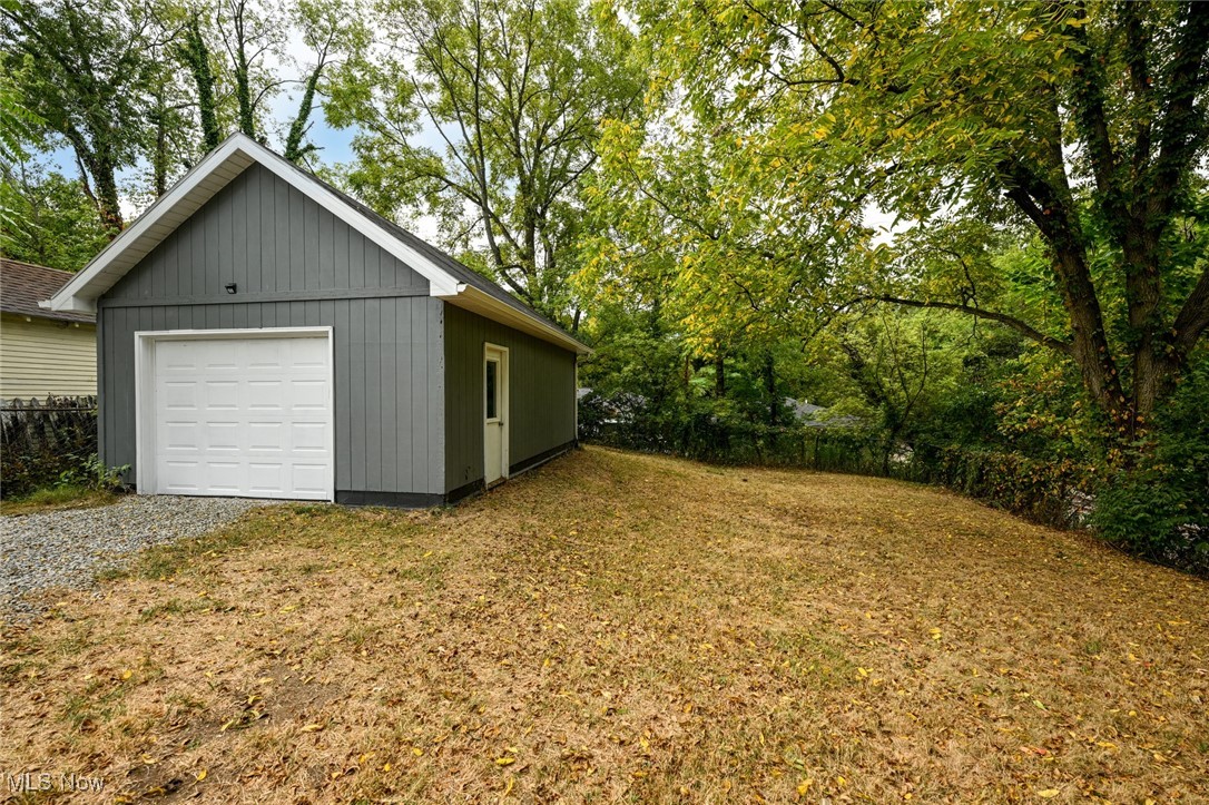 636 Flora Avenue