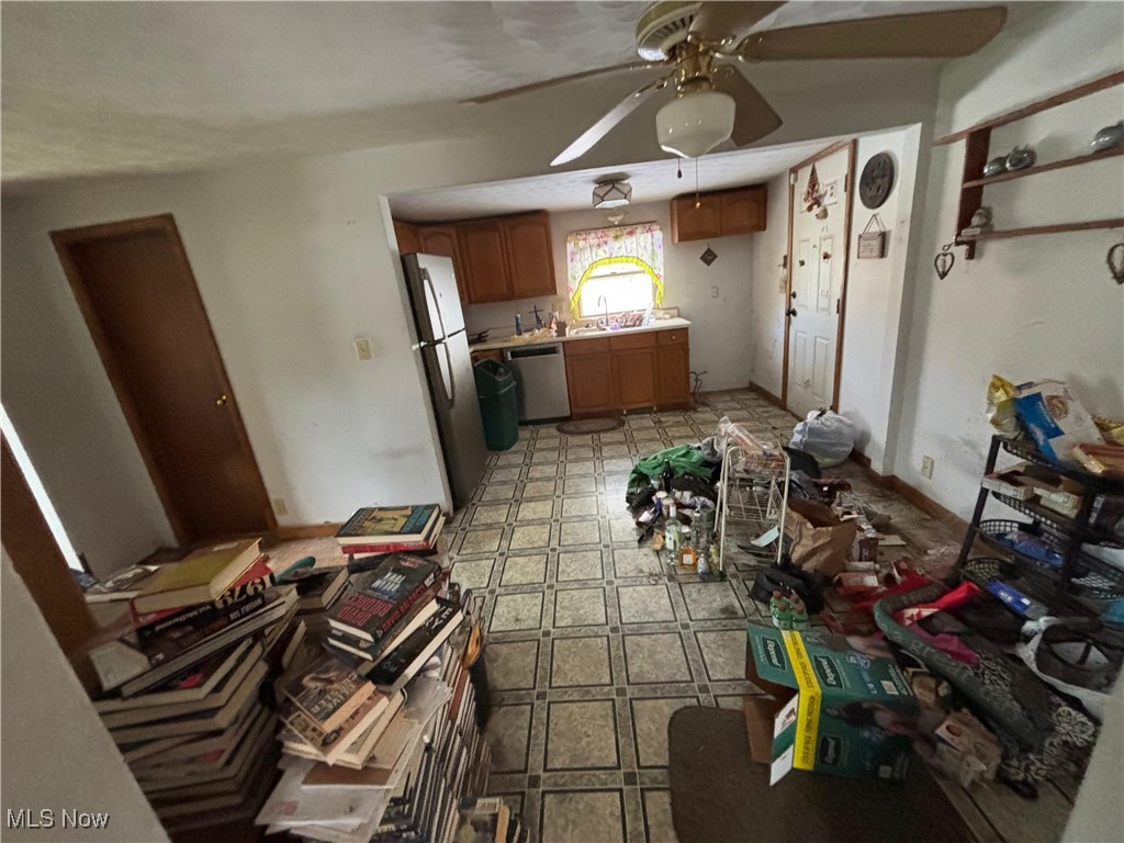 2371 Hillstock Avenue