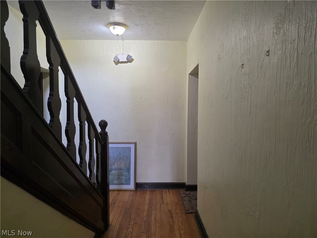 15610 Van Aken Boulevard