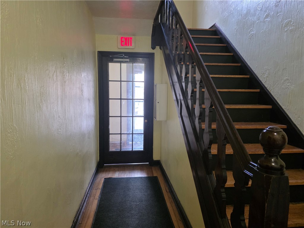 15610 Van Aken Boulevard