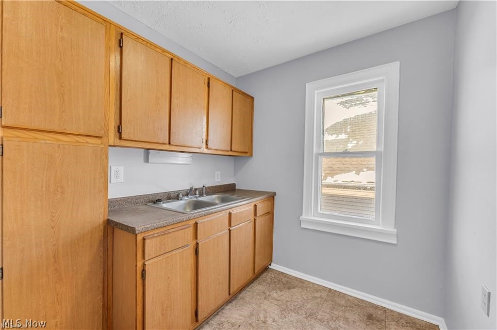 3567 W 46th Street