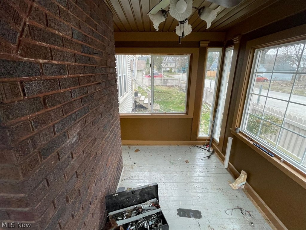 73 W Burns Avenue