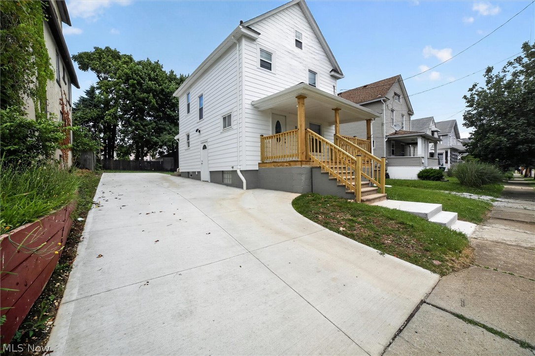 843 Chester Avenue