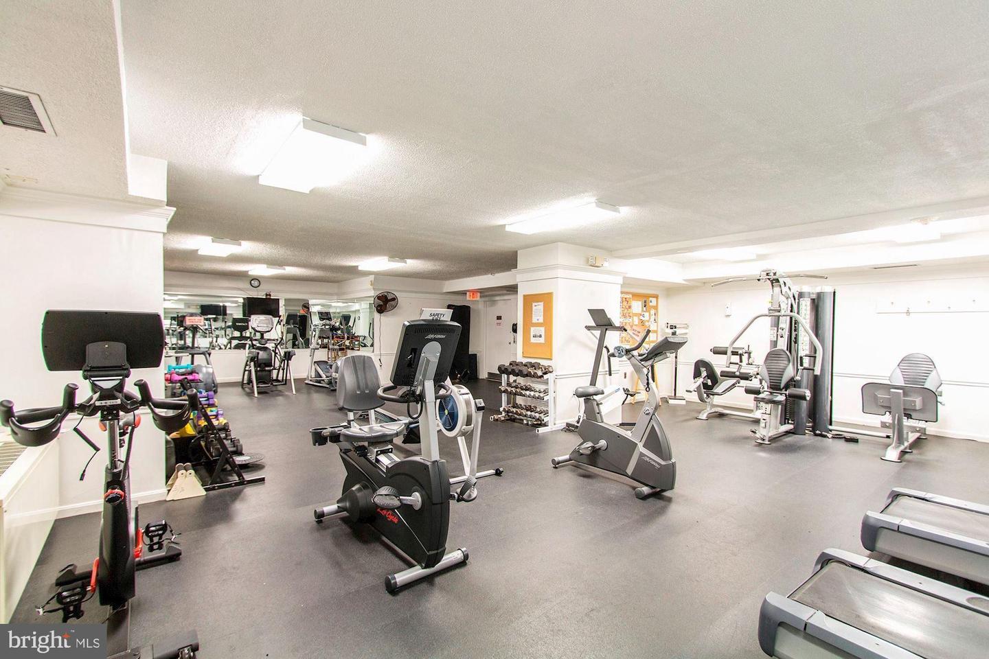 3001 Veazey Ter NW #1627