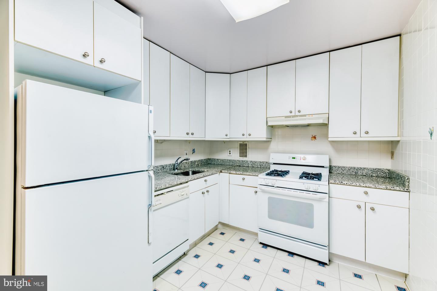 3001 Veazey Ter NW #1627