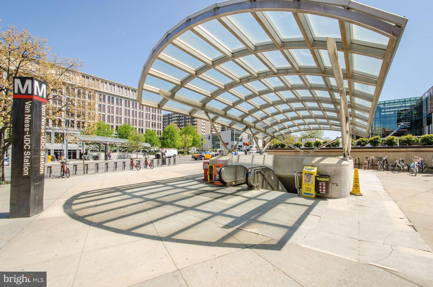 3001 Veazey Ter NW #1627