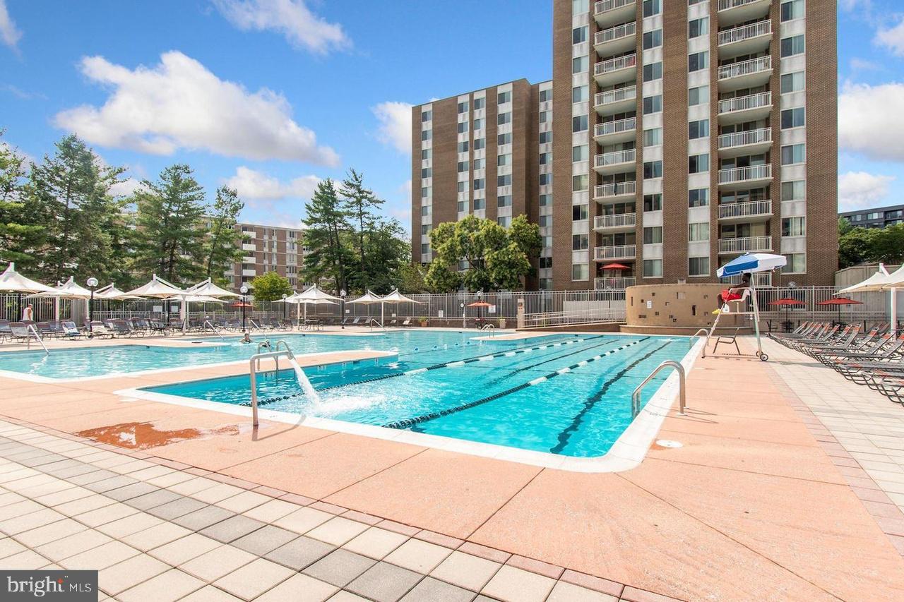 3001 Veazey Ter NW #1627