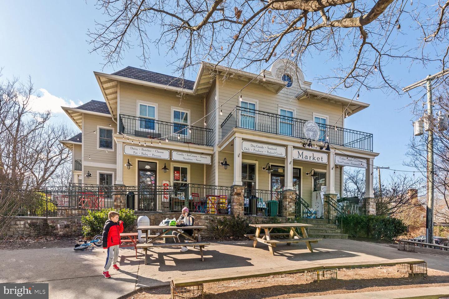 5708 Broad Branch Rd NW