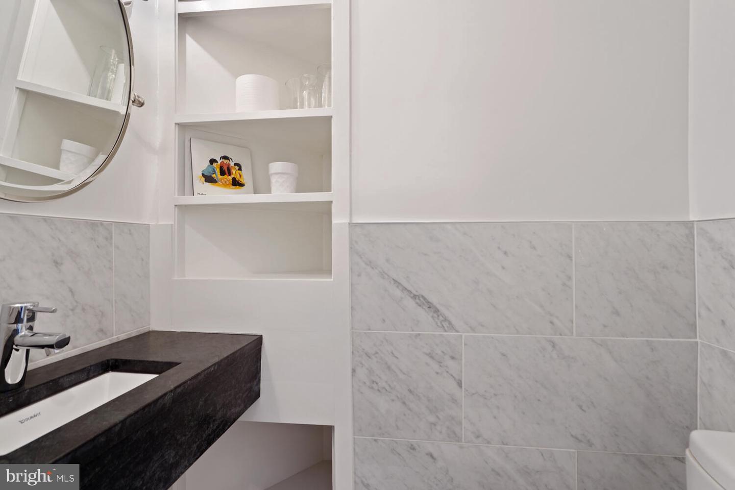 3027 Cambridge Pl NW