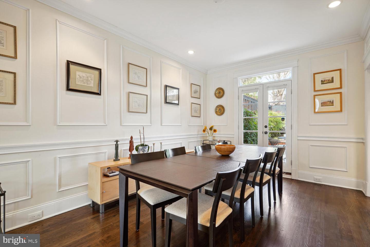 3027 Cambridge Pl NW