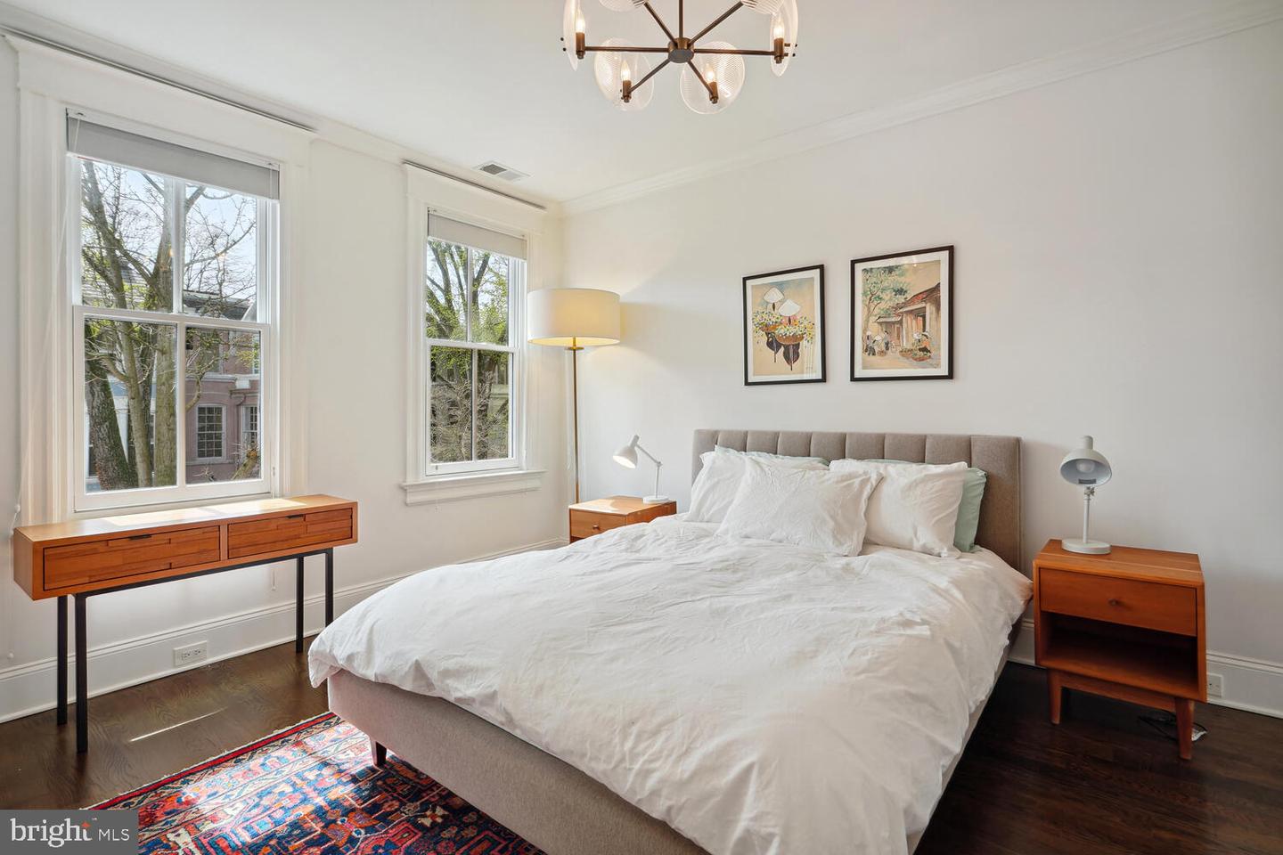 3027 Cambridge Pl NW