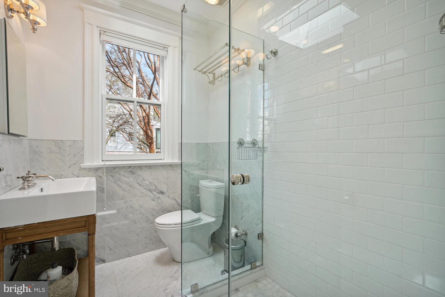 3027 Cambridge Pl NW