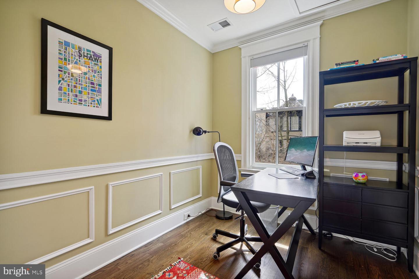 3027 Cambridge Pl NW