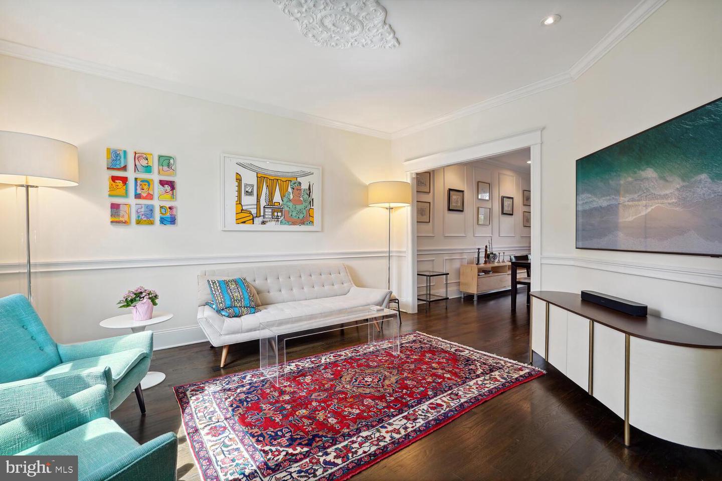 3027 Cambridge Pl NW