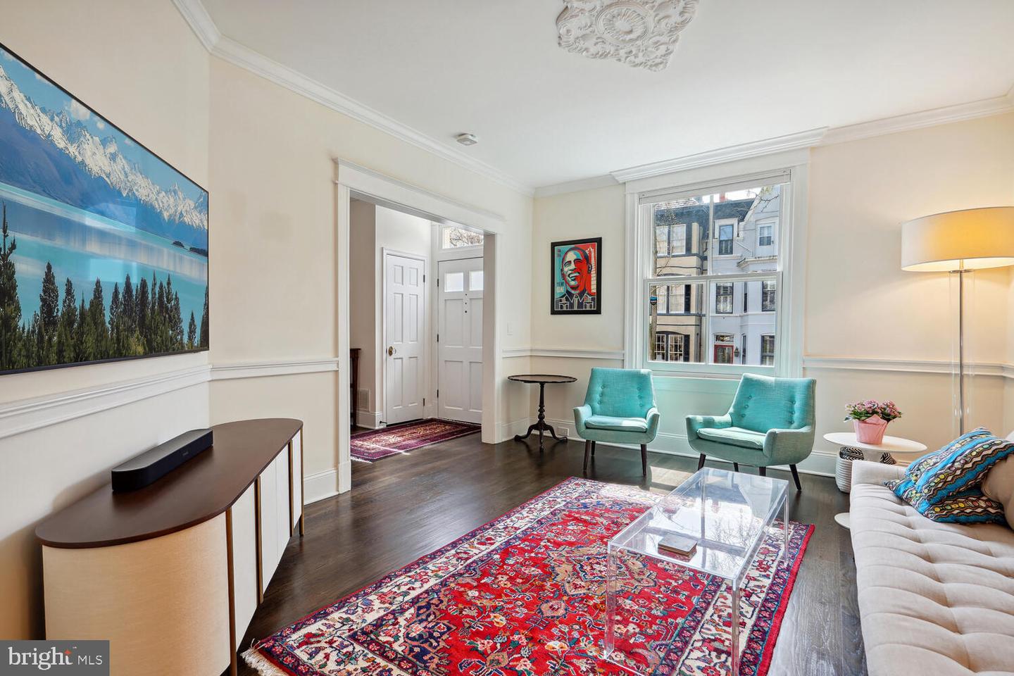 3027 Cambridge Pl NW